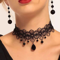Choker dentelle noire – pendentif étoile gothique