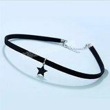 Choker dentelle noire – pendentif étoile gothique