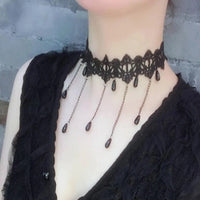 Choker dentelle noire – pendentif étoile gothique