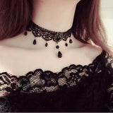 Choker dentelle noire – pendentif étoile gothique