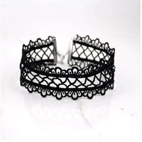 Choker dentelle noire – pendentif étoile gothique