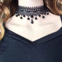 Choker dentelle noire – pendentif étoile gothique