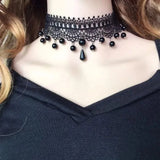 Choker dentelle noire – pendentif étoile gothique