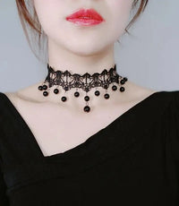 Choker dentelle noire – pendentif étoile gothique
