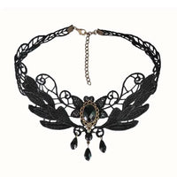 Choker dentelle noire – pendentif étoile gothique